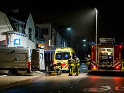 De EOD onderzocht het explosief met een robot. (Foto: Marcel van Dorst)