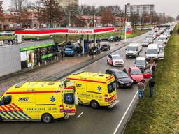 Chaos door een ongeluk. (Foto: Sem van Rijssel)