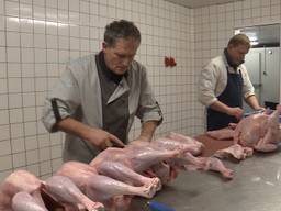 Topdrukte bij slagers en poeliers voor de feestdagen