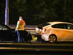 Op de A27 botsten drie auto's achterop elkaar. (Foto: Marcel van Dorst/SQ Vision)