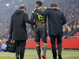 Jürgen Locadia raakte tegen Ajax geblesseerd. (Foto: VI Images)