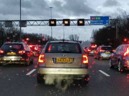 File op de A2 Den Bosch richting Eindhoven (Archieffoto: Renzo Veenstra).