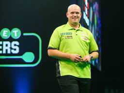 Michael van Gerwen in actie op The Masters. (foto: VI Images)