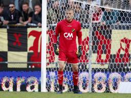 Doelman Andries Noppert op doel bij NAC. (foto: VI Images)