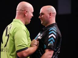 Michael van Gerwen en Rob Cross. (foto: PDC)