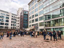 Korte ontruiming van de Design Academie na een brand in de afzuiging van de Eindhovense  opleiding.  (Foto:SQ Vision Mediaprodukties)