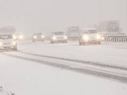 Sneeuw op de snelweg, al was het woensdag niet zó erg (archieffoto: ANP).