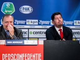 Dick Advocaat en Erwin van de Looi tijdens de persconferentie na afloop van Sparta-Willem II (foto: VI Images).