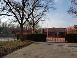 De zogeheten rode school (foto: Udens College).