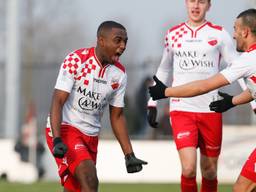 Vreugde bij Kozakken Boys na een doelpunt tegen VVSB (foto: OrangePictures).