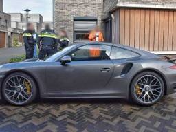 Deze Porsche werd in beslag genomen. (Foto: Toby de Kort/De Kort Media)