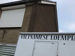 De loempiakraam bij het huis met de hennepzolder