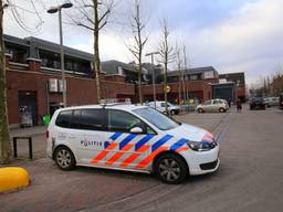 Politie op de plek van de ontvoering in Eersel (Foto: Berry van Gaal/SQ Vision)