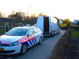 Attente buurtbewoners belden de politie over de bestelbus. Foto: Jeroen Stuve.