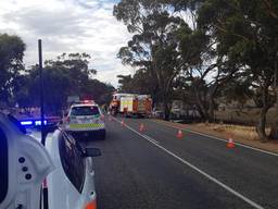 Het zware ongeluk gebeurde in de buurt van New Norcia (foto: Twitter Wongan Hills Police)