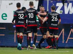 Spelers van Helmond Sport vieren de 1-2 tegen Telstar. (Foto: VI Images)