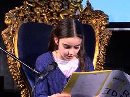 (Koningin) Lorelei leest de troonrede voor (foto: Raymond Merkx).