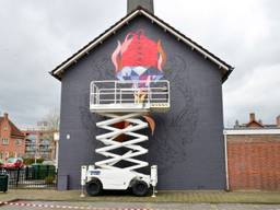 In Breda is woensdag begonnen aan de muurschildering voor bokser Ramon Dekkers. (Foto: Perry Roovers)