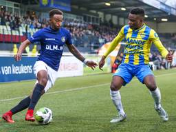 RKC'er Robby Ndefe (rechts) in duel met Lisandro Semedo. (Foto: Orange Pictures)