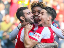 Gastón Pereiro, Steven Bergwijn en Marco van Ginkel juichen. (Foto: VI Images)