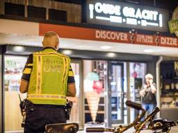 De verdachte (15) is in eerste instantie aangehouden voor de overval op cafetaria Oude Gracht. (Foto: Sem van Rijssel/SQ Vision Mediaprodukties)