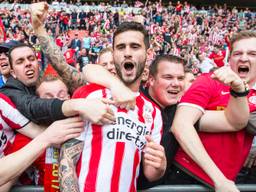 Gastón Pereiro viert zijn openingsdoelpunt in de kampioenswedstrijd tegen Ajax. (Foto: VI Images)