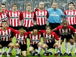 PSV voorafgaand aan de halve finale wedstrijd tegen AC Milan in 2005 (foto: VI Images).