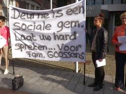 Bewoners Deurne protesteren tegen dreigende uithuiszetting ouder echtpaar