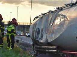 De beschadigde tank op de A58. Foto: Toby de Kort