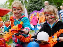 Trots op de versierde fiets in Dongen (foto's: Lobke Kapteijns)