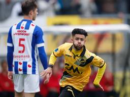 Fernandes na zijn prachtige goal (foto: VI Images).