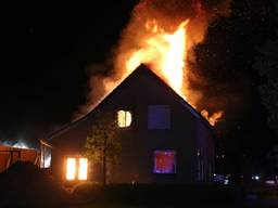 Het huis was niet meer te redden. (Foto: Bart Meesters)