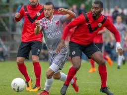 Doelpuntenmaker Ahmed el Azzouti in actie tijdens de wedstrijd tegen AFC (foto: OrangePictures).