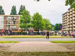 De brand trok veel bekijks (Foto: Sem van Rijssel - SQ Vision).