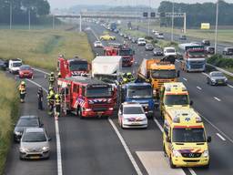 Chaos op de A2 (Foto: GinoPress).