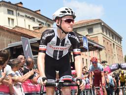 Sam Oomen in actie tijdens de Giro. (Foto: VI Images)