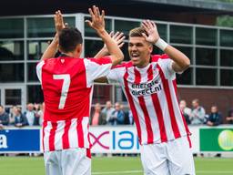 Joël Piroe (rechts) maakte nog de 1-0 voor PSV O19 (foto: VI Images).