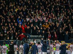 Willem II heeft met ingang van komend seizoen een aantal rookvrije vakken in het stadion (foto: VI Images).