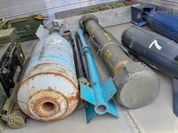 Granaten, raketwerper en een vliegtuigbom gevonden in huis Eindhoven. (foto: SQ Vision Mediaprodukties)