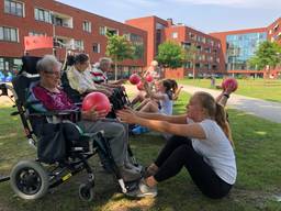 Er werd hard getraind tijdens de rollatorbootcamp (foto: Imke van de Laar)