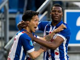 Denzel Dumfries (rechts) wordt begeerd door PSV. (Foto: VI Images)