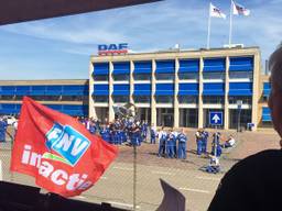 De vakbonden kiezen DAF wel vaker als doelwit van acties, zoals hier in 2015. (foto: Raoul Cartens)