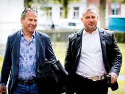 Klaas Otto (rechts) met zijn nu ontslagen advocaat Louis de Leon, Groningen zomer 2018. (Archieffoto: ANP)