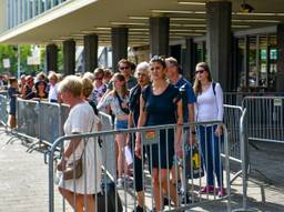 Reizigers zijn massaal gestrand op station Eindhoven (foto: Dave Hendriks/SQ Vision Mediaprodukties)