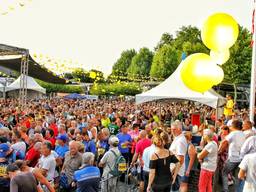 De deelnemers verzamelen in Someren voor de Kennedymars 2018 (Foto:Maickel Keijzers/ Hendriks multimedia)