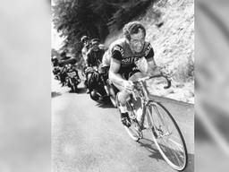 Rini Wagtmans in actie tijdens de Tour de France van 1971 (foto: ANP).