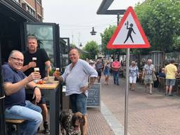 De bezoekers vinden het verkeersbord een prima initiatief