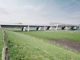 De fietsbrug is naar verwachting eind 2020 klaar (foto: Henk Ruijs)