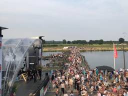 Het was donderdagavond al druk op de pontonbrug