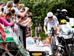 Tom Dumoulin tijdens de tijdrit zaterdag. (Foto: VI Images)